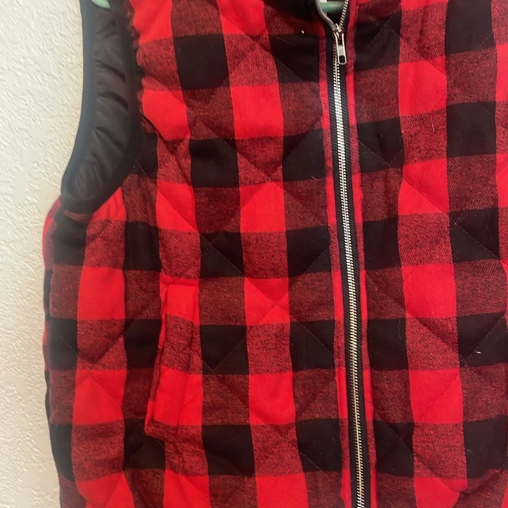 ❤️🖤Buffalo Plaid Puffy Vest (S) - Picture 2 of 6